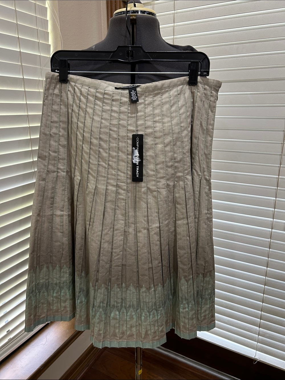 Company Ellen Tracy 100% cotton VTG pleated Skirt Women’s 10 NWT